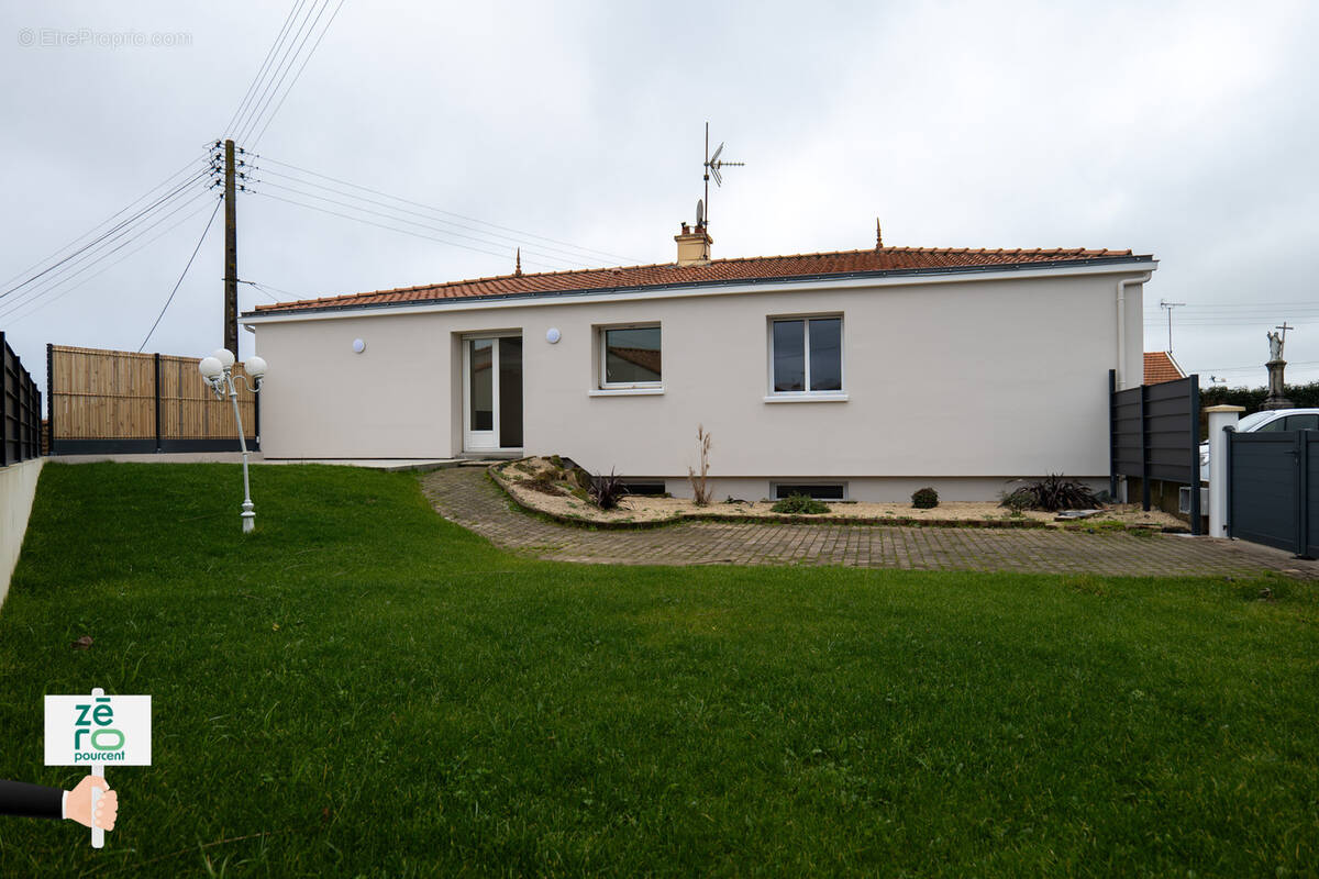 Maison à LES HERBIERS