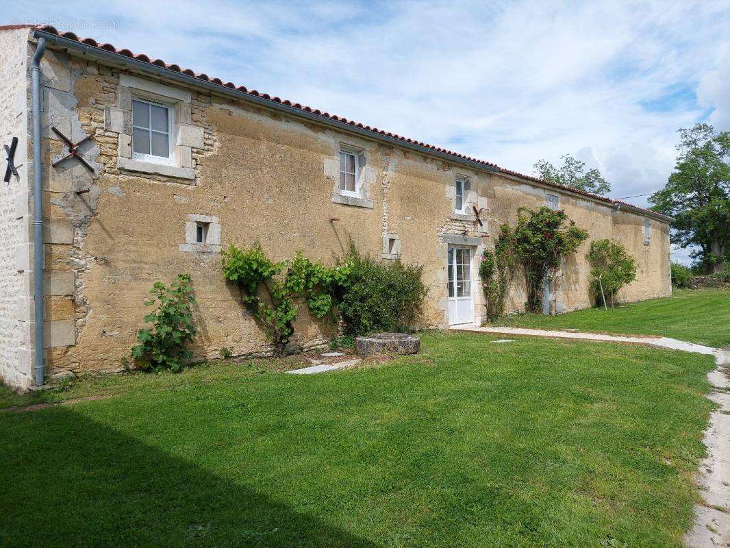 Maison à LA RONDE