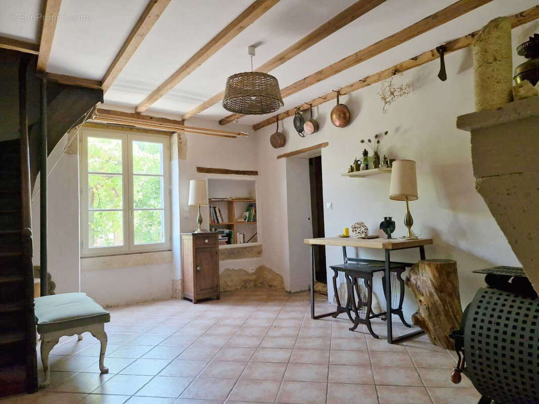Belle maison de campagne en pierre avec vue dégagée à 21 km de Saint-Émilion - photo 9