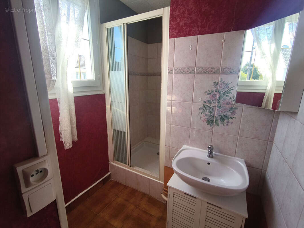 Maison à VARENNES-VAUZELLES