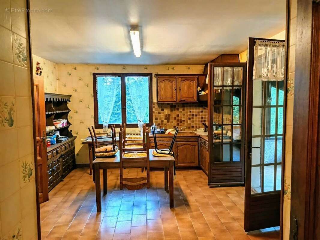 Maison 249 M2 sur terrain 3 hectares - photo 11