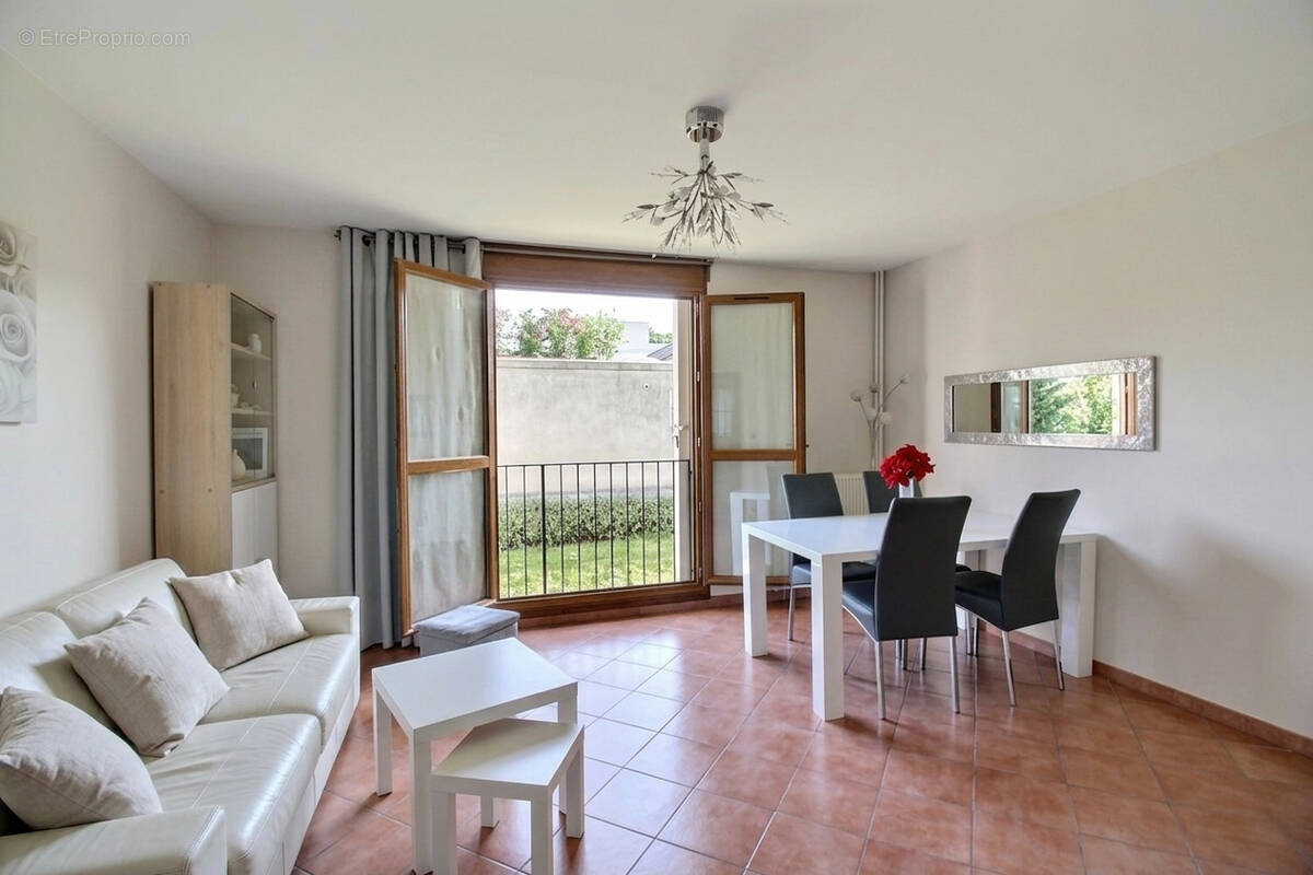 Appartement à NANTERRE