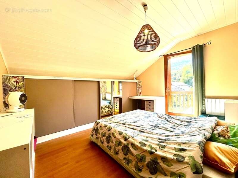 Maison à SAINTE-HELENE-SUR-ISERE