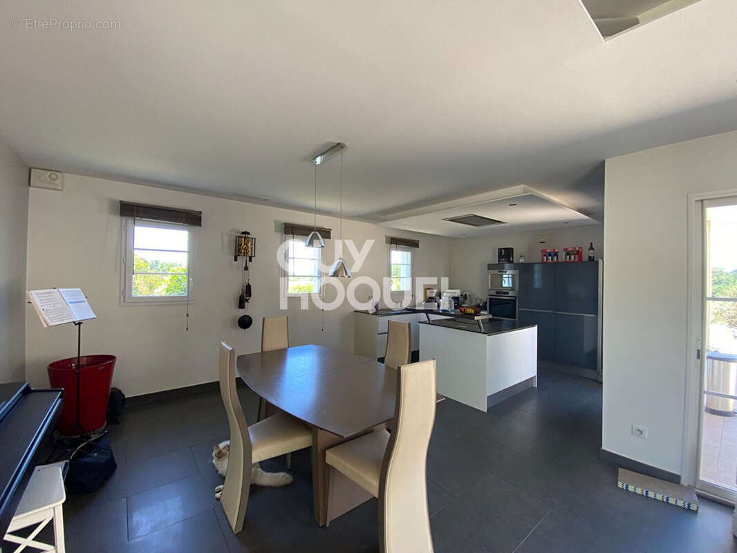 Secteur fronsadais; - photo 2