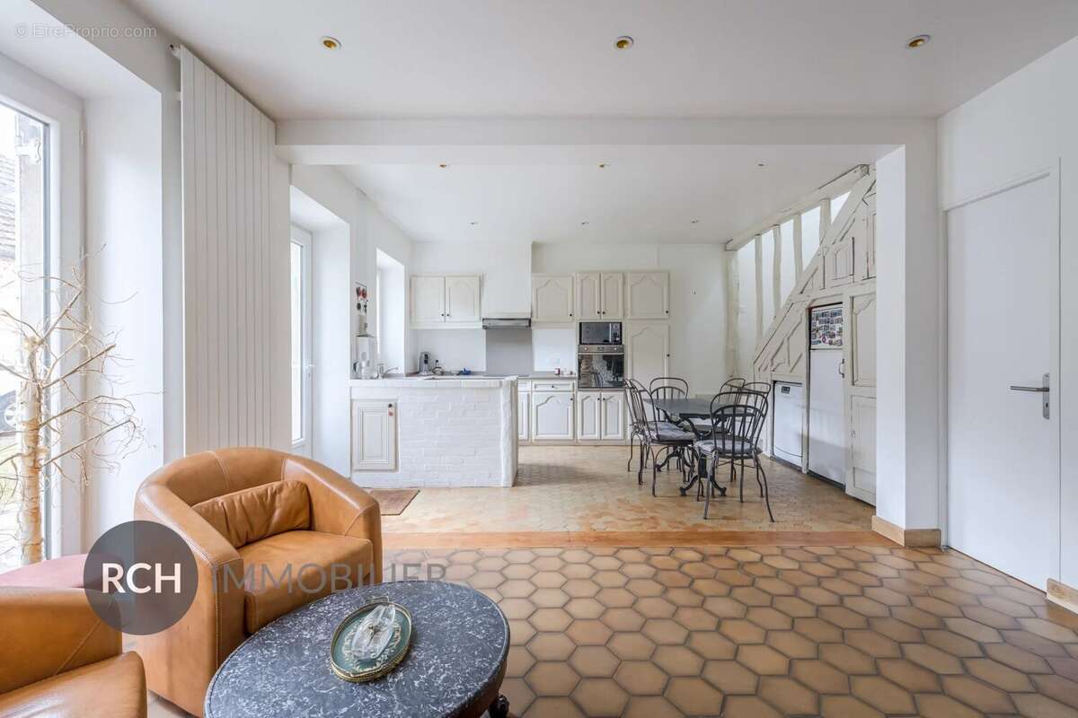 Maison à MONTFORT-L&#039;AMAURY