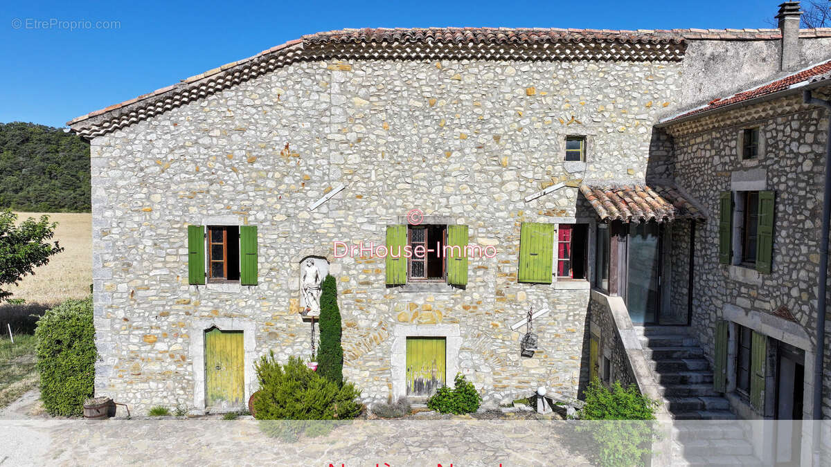 Maison à MONTCLAR-SUR-GERVANNE