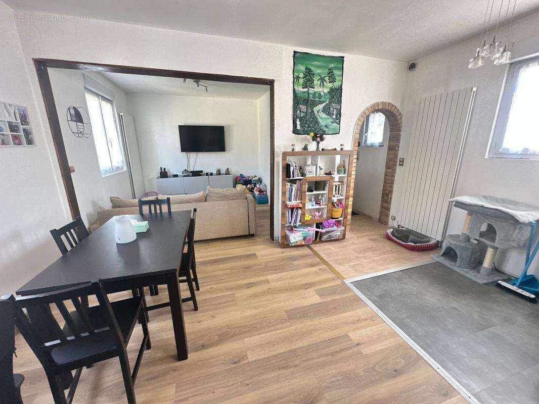 Maison à VILLEMOMBLE