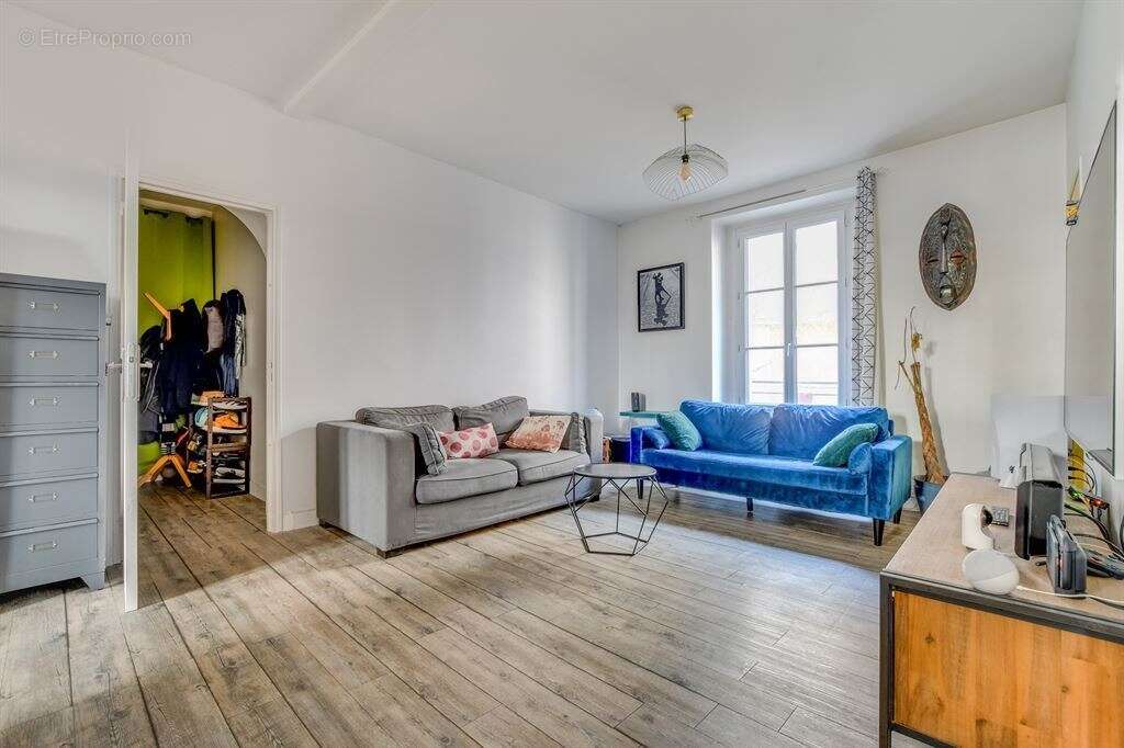 Appartement à PARIS-20E