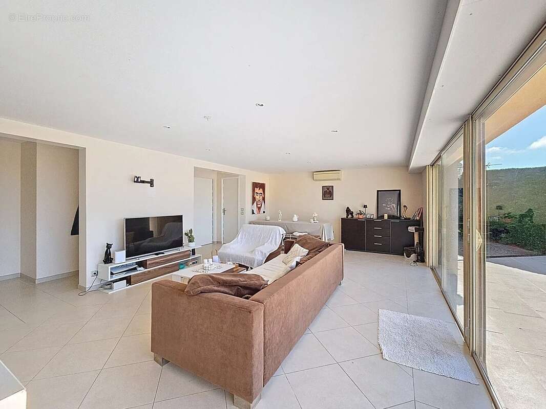 Maison à CAGNES-SUR-MER