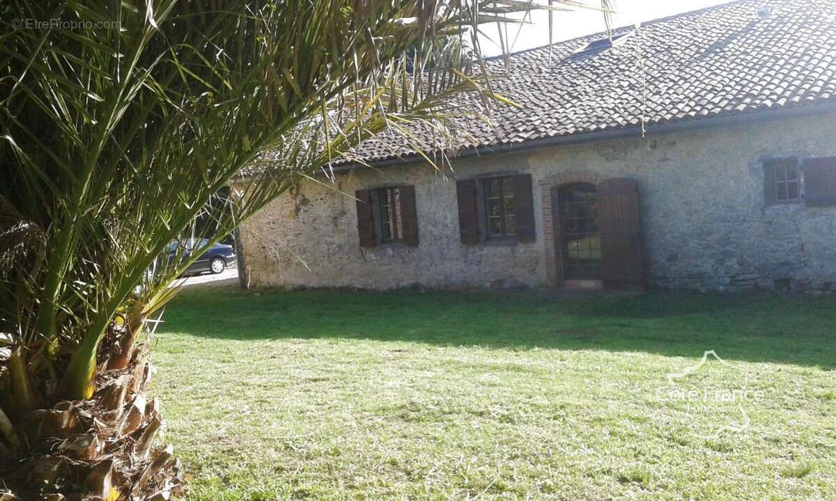 Maison à SAINT-ETIENNE-D'ORTHE