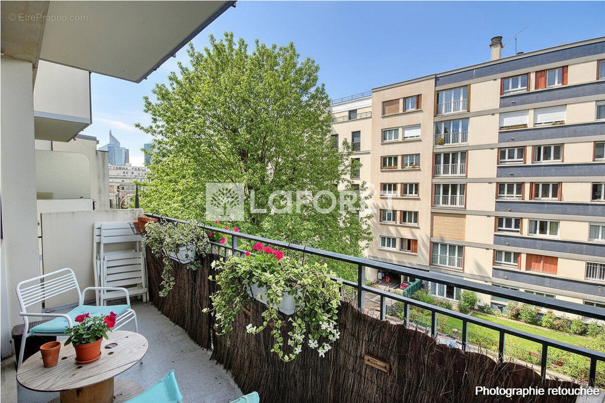 Appartement à COURBEVOIE