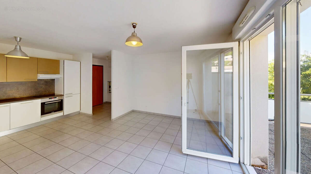 Dernier étage  : T3 avec garage et terrasse - Montboucons - photo 6