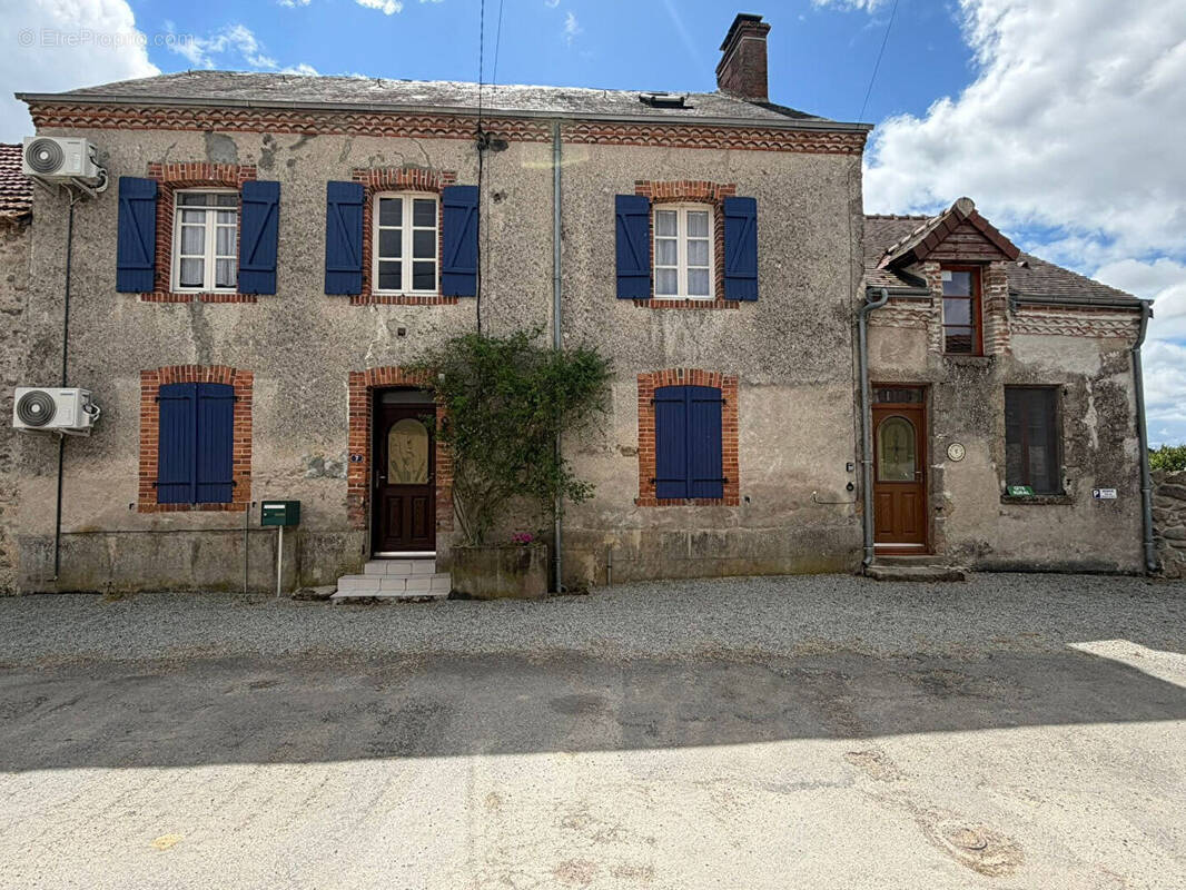 Maison à SAINT-LEGER-MAGNAZEIX