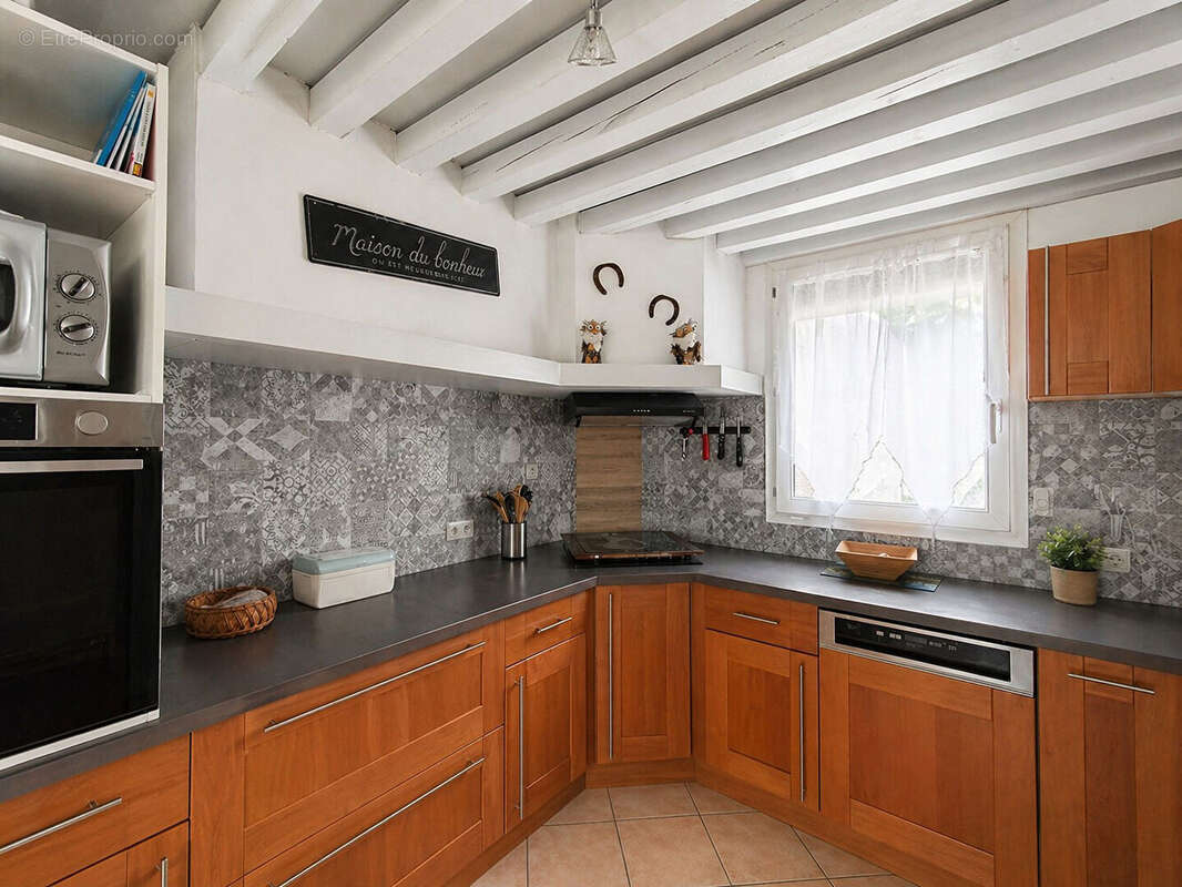 Maison à SAINT-IGNY-DE-ROCHE