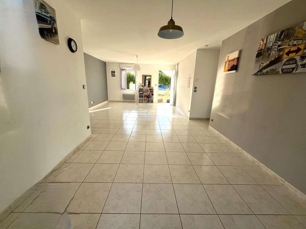 Photo 2 - Maison à MOULINS-SUR-YEVRE