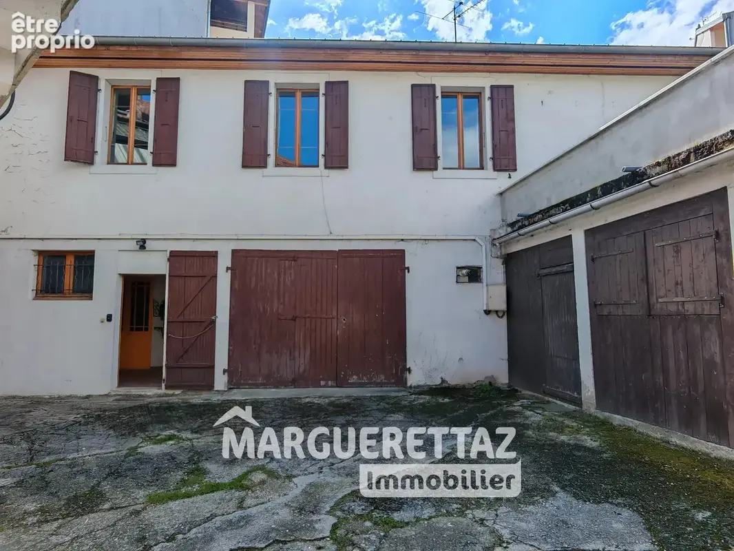 Maison à LA ROCHE-SUR-FORON