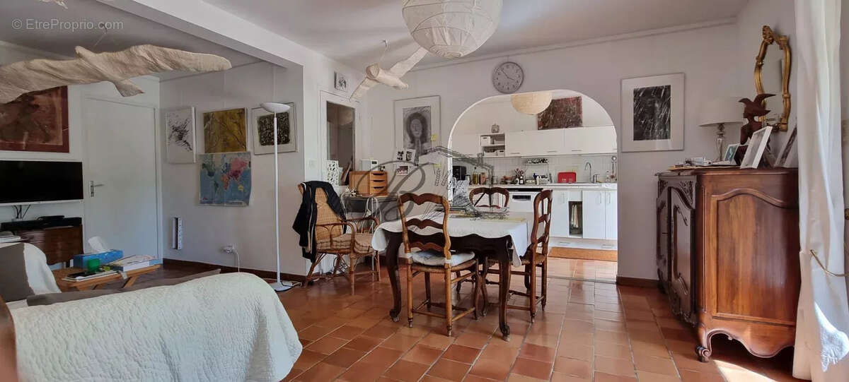 Maison à CUCURON