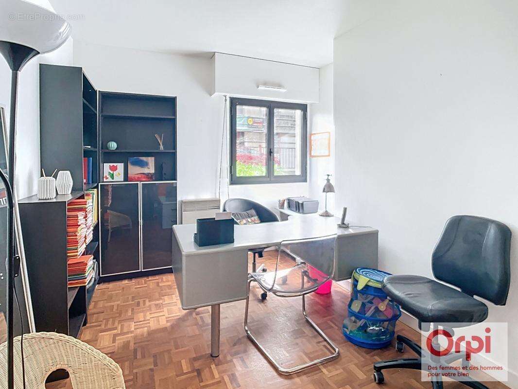 Appartement à ISSY-LES-MOULINEAUX