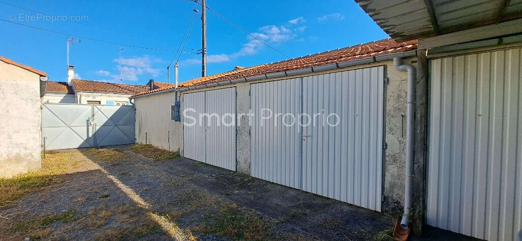 Parking à ROCHEFORT