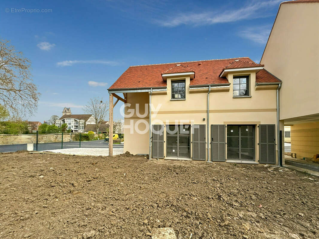 Maison à FONTENAY-TRESIGNY