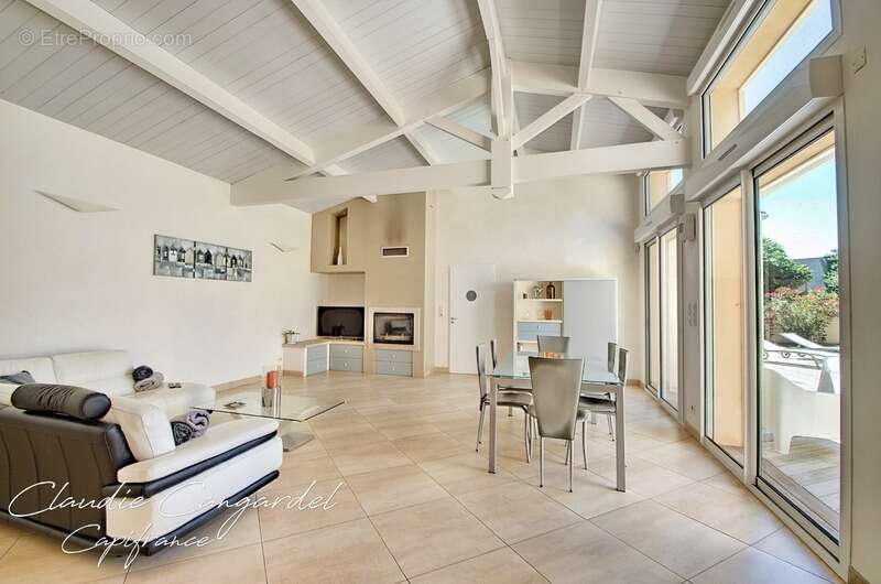 Maison à DOMPIERRE-SUR-MER