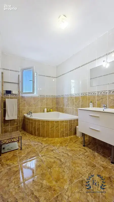 Maison 5 pièces 120 m² à vendre à Seillons-Source-D'argens (83470) - photo 8