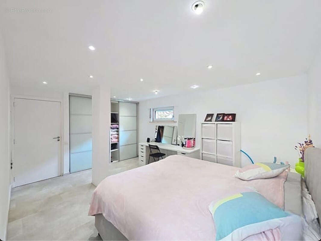 Appartement à NANTERRE