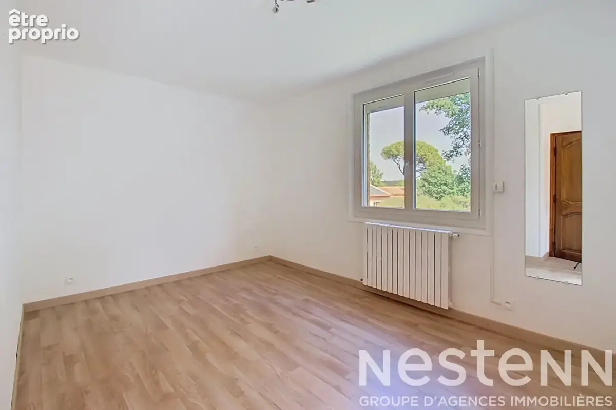 A VENDRE  : Maison avec dépendances, piscine et grand terrain . - photo 7