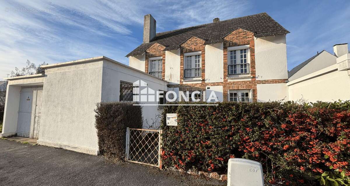 Maison à OZOIR-LA-FERRIERE