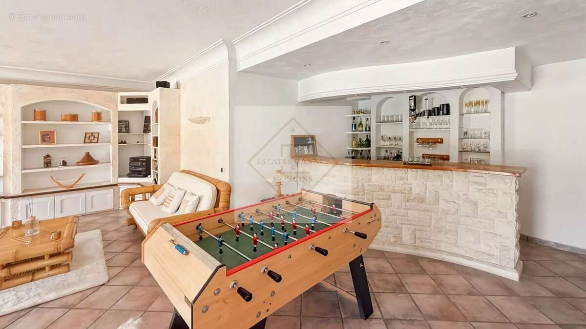 À vendre – villa de charme vue mer à antibes, calme absolu - photo 7