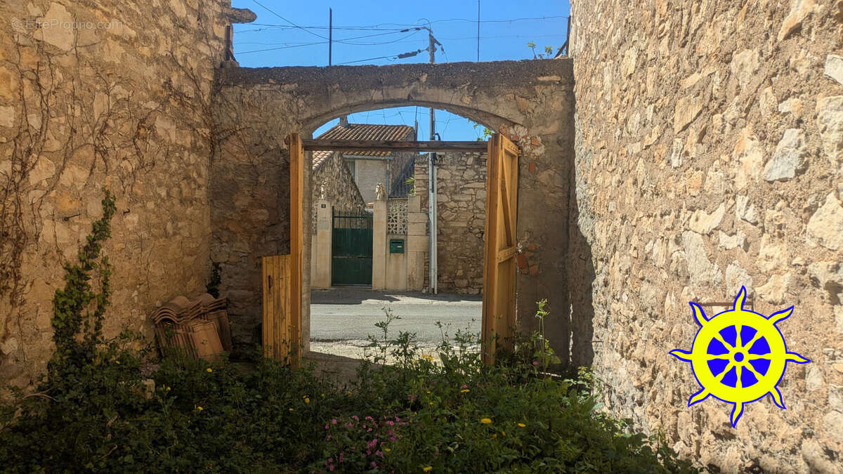 Terrain à PORTEL-DES-CORBIERES