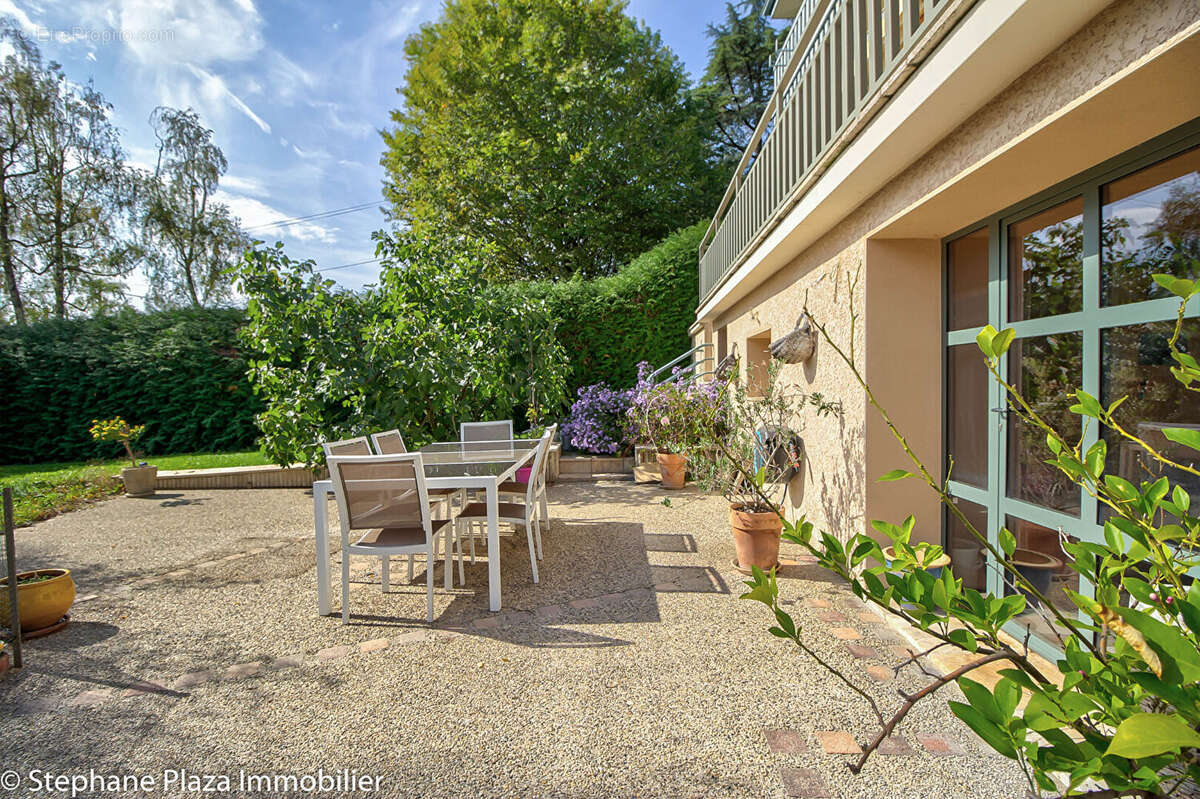 Maison à VILLIEU-LOYES-MOLLON