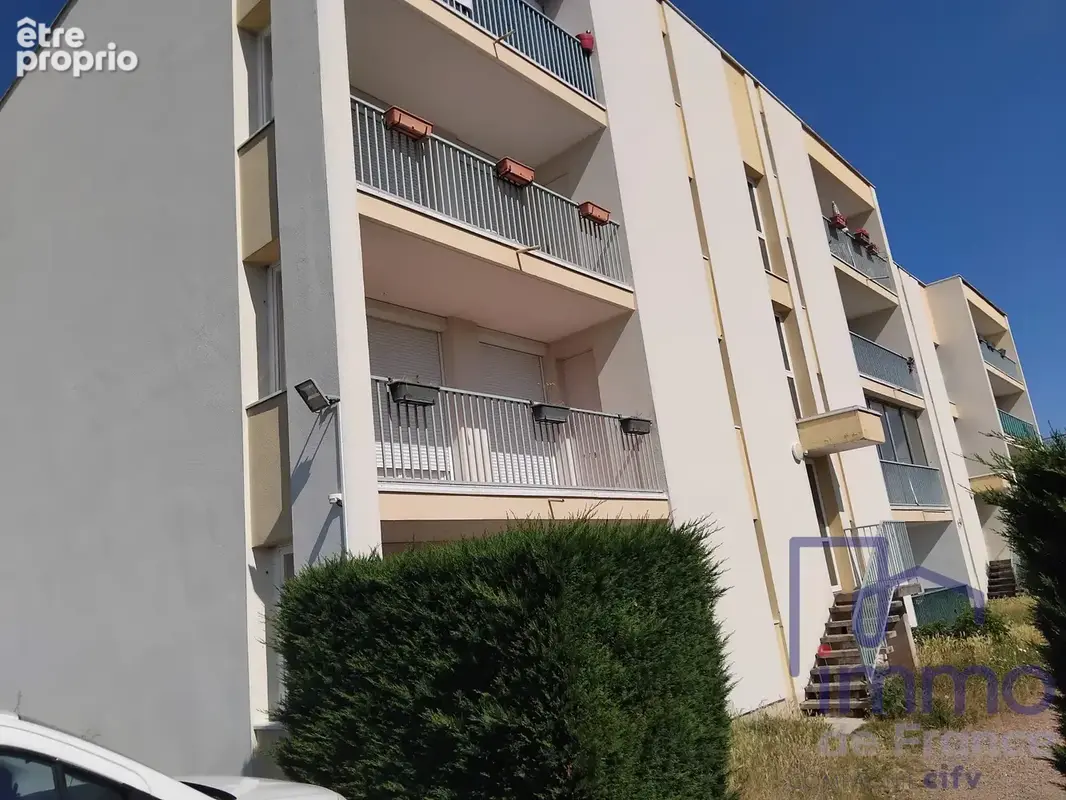 Appartement 77 m² à Sury-Le-Comtal  - photo 9