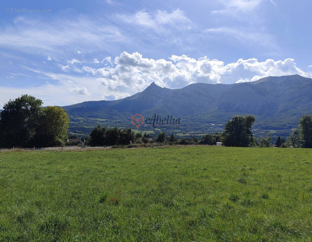 Terrain à SAINT-BONNET-EN-CHAMPSAUR