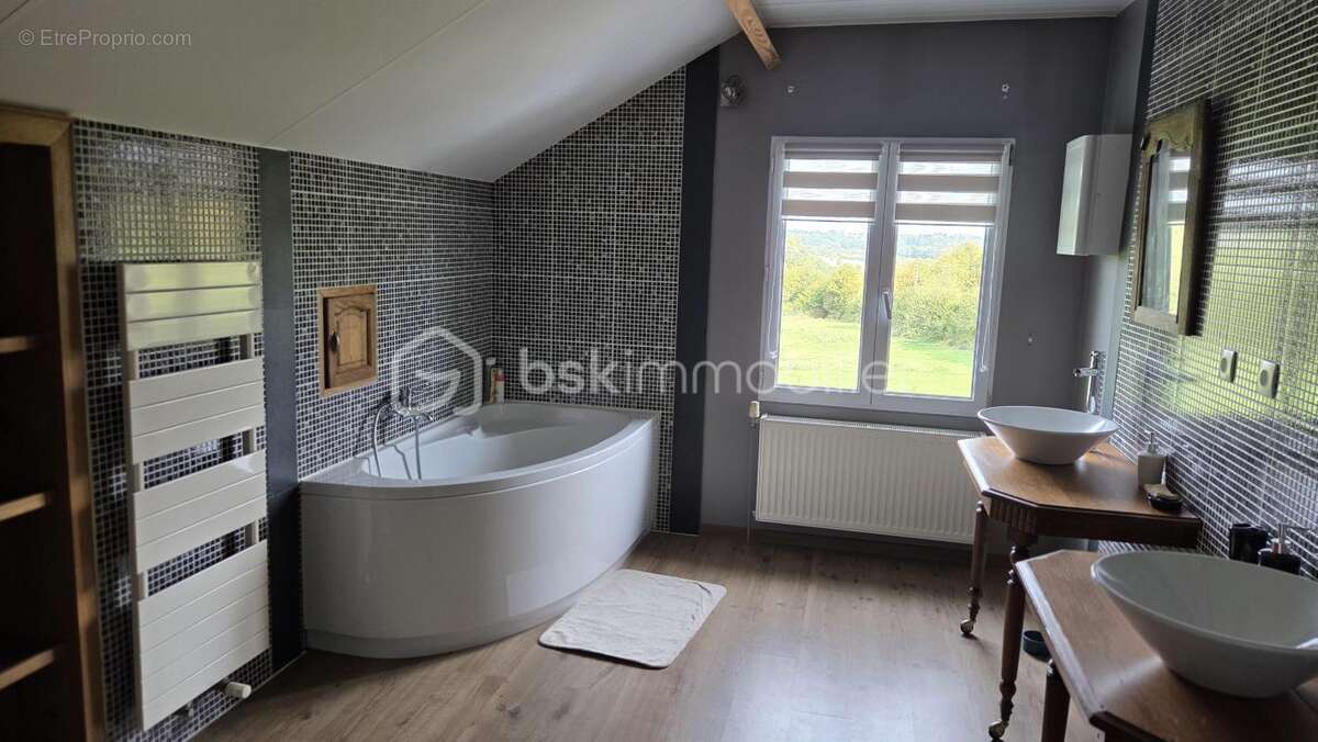 Maison à BOURG-FIDELE