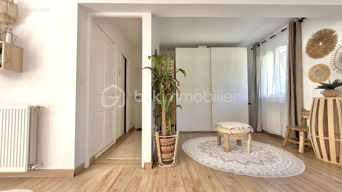 Maison à MONTREUIL-AUX-LIONS