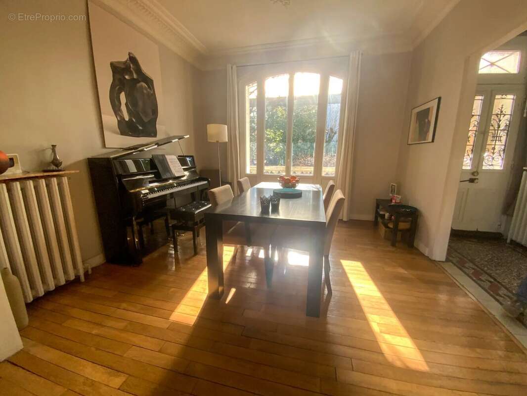 Maison à LE RAINCY