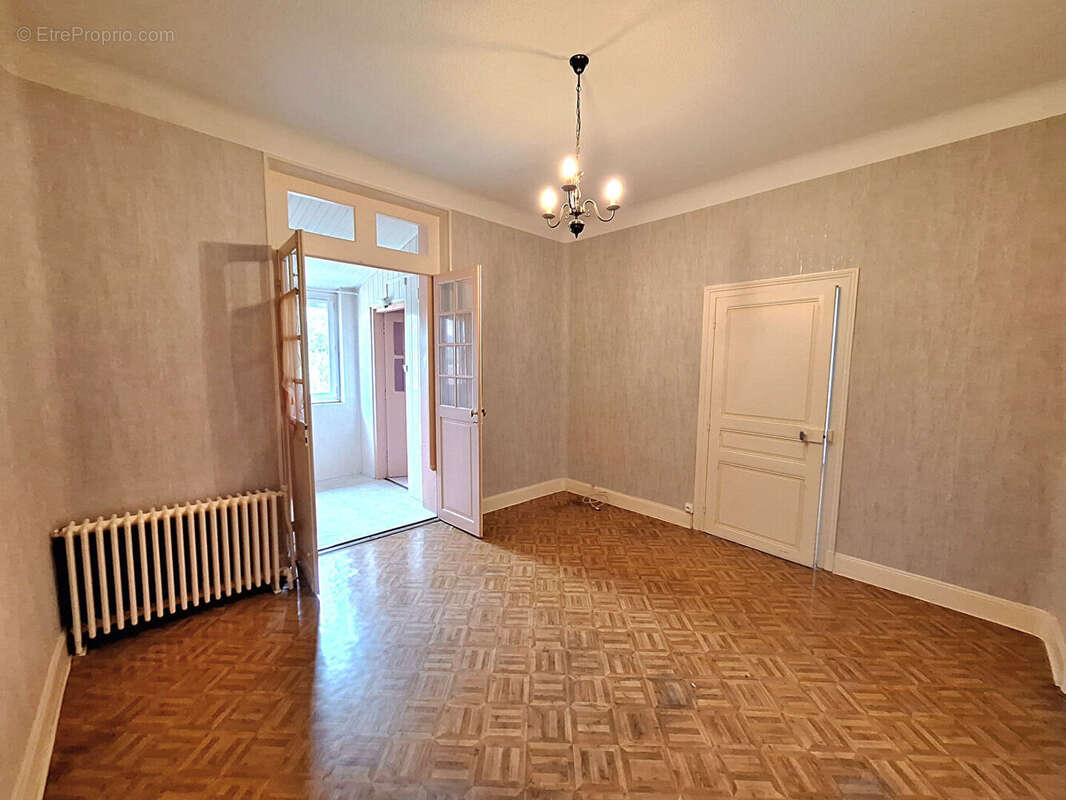 Maison à MONTLUCON