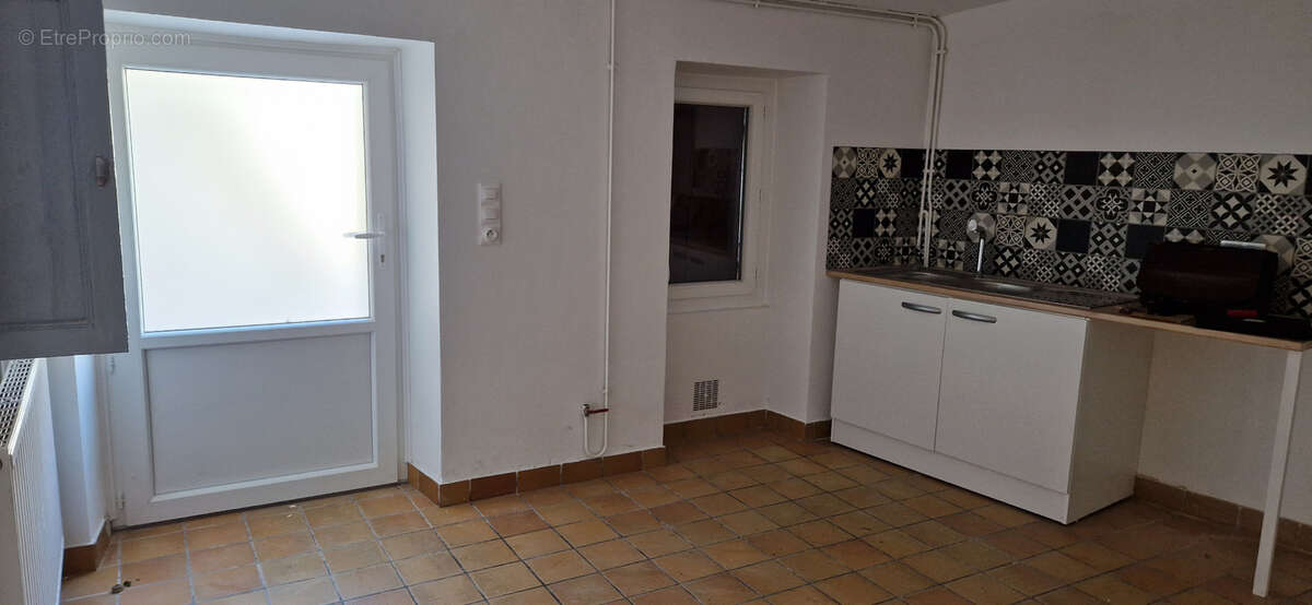 AVENSAN, jolie maison ancienne avec jardin - photo 2