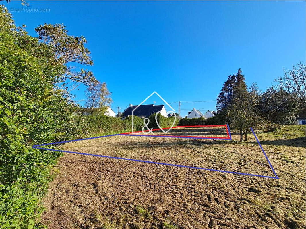 Terrain à LA TURBALLE