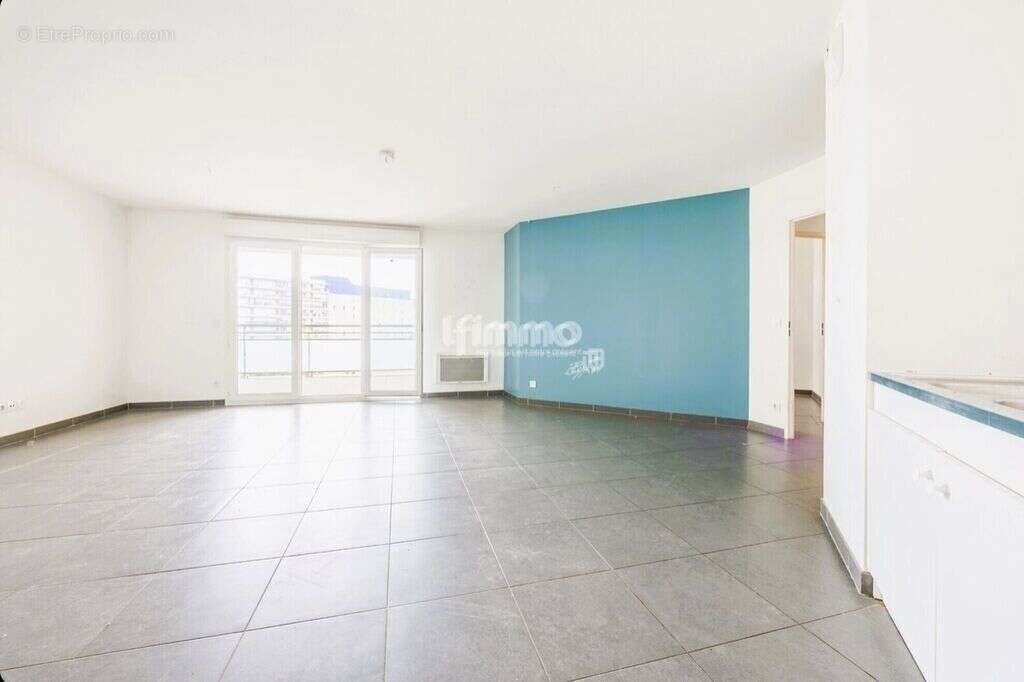 Appartement à MARSEILLE-4E