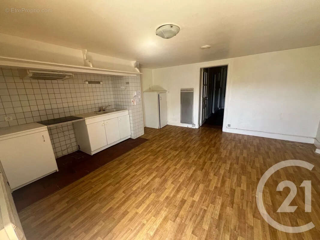 Maison 130 m² à Arpajon-Sur-Cere  - photo 7