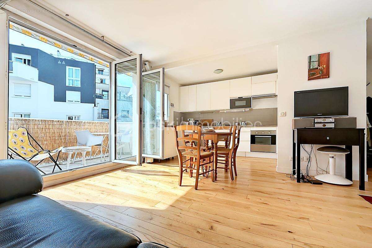 Appartement à PARIS-19E