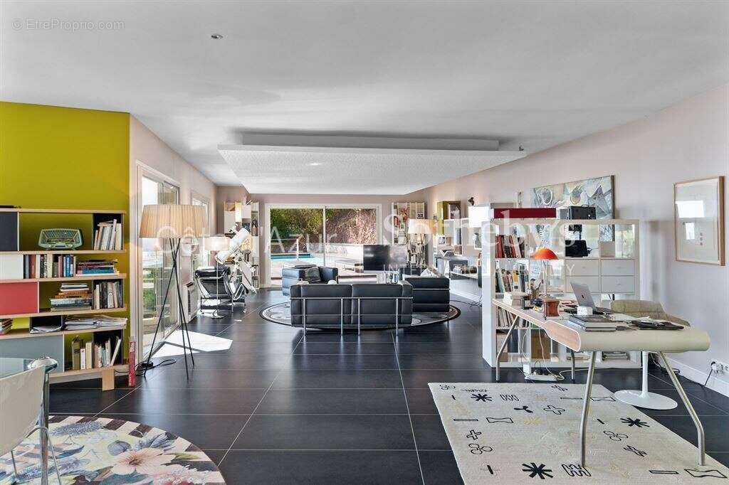 Maison à THEOULE-SUR-MER