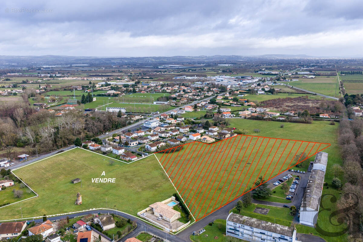 Terrain à SAINTE-LIVRADE-SUR-LOT