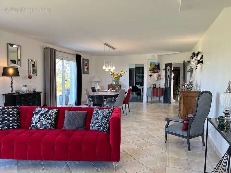 Maison à AZAY-LE-RIDEAU