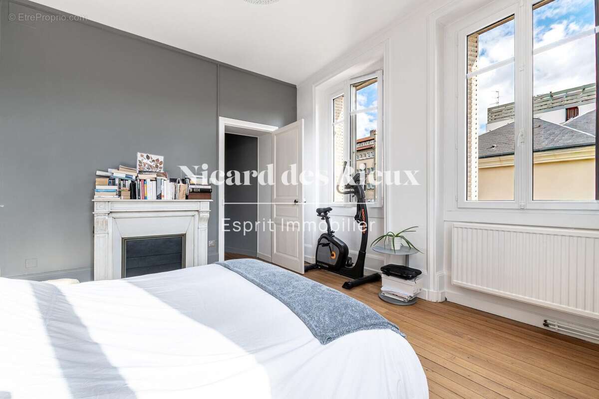 Appartement 97 m² à Limoges  - photo 9