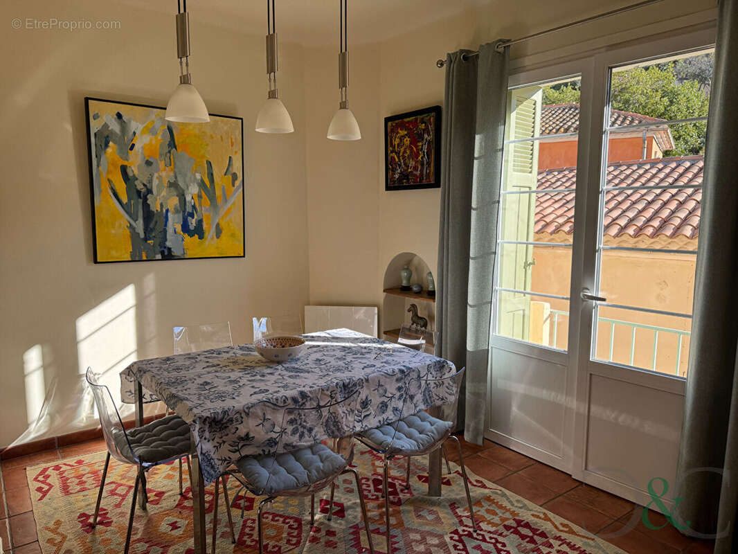 Maison à BORMES-LES-MIMOSAS