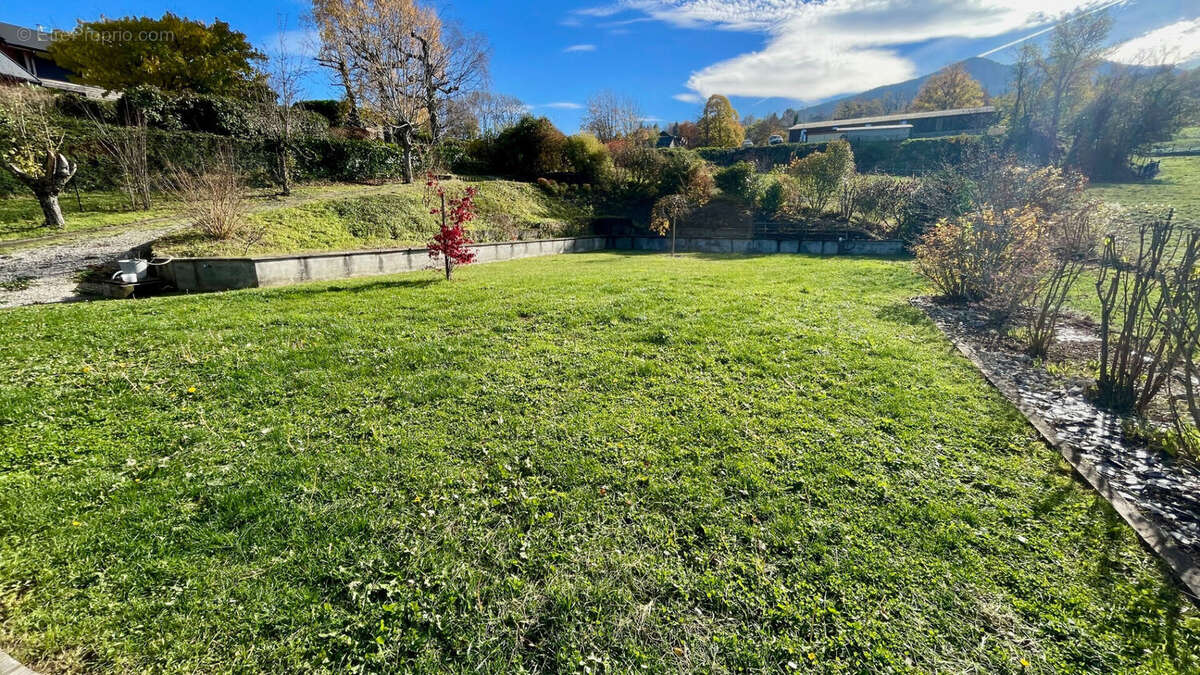 Maison à MONTAGNOLE