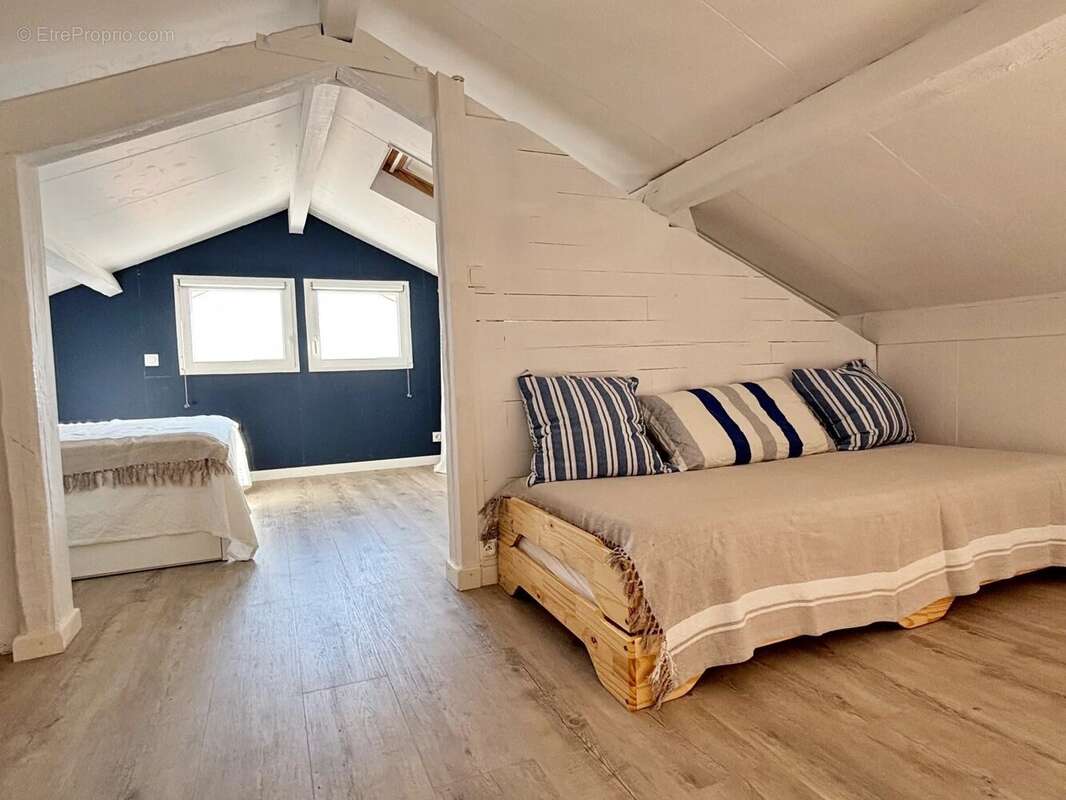 Maison à ROQUEBRUNE-SUR-ARGENS